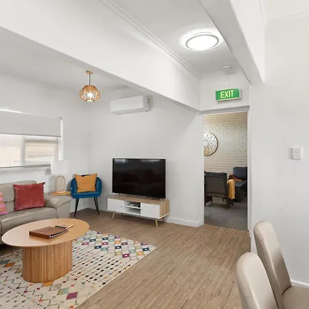 Loxton Courthouse Apartments-3