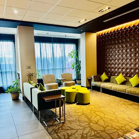 Wingate By Wyndham Kamloops-2