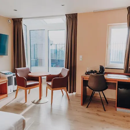Hotel Melba-3