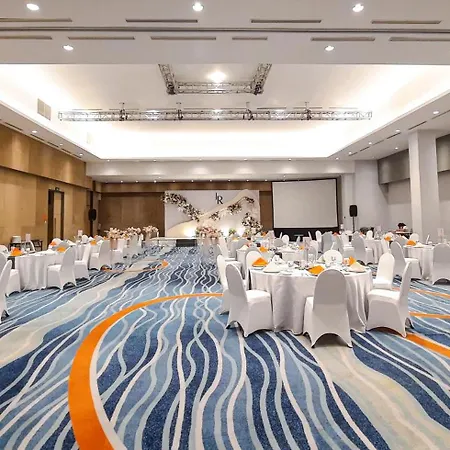 Harris Hotel And Conventions Kelapa Gading Jakarta-3