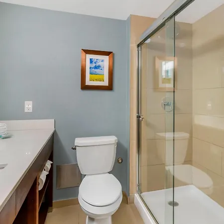 Clarion Hotel & Suites-3