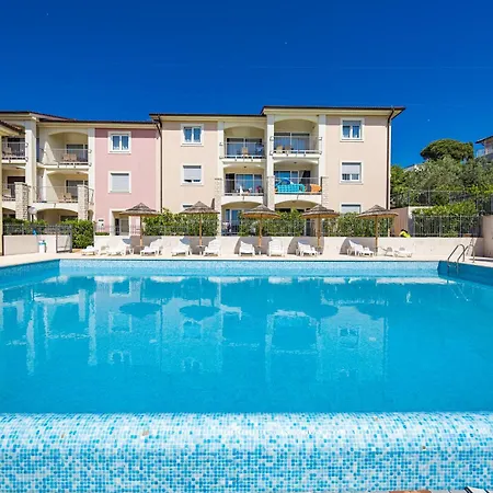 Residence Superior Del Mar-2