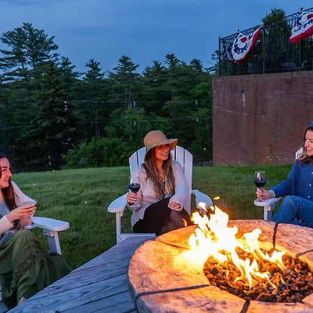 Bluenose Inn - Bar Harbor Collection-2