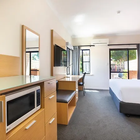 Country Comfort Perth-3