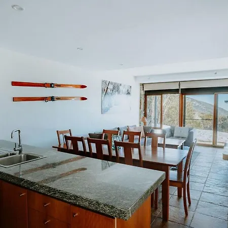 Alpine Woodsmoke Apartments-3