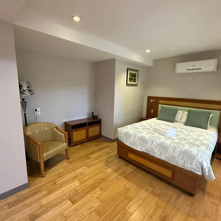 Melrose Apartments-2