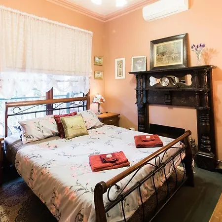 Rustic Refuge Guesthouse-3