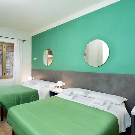 Comfort Rooms Piazza Mariano Armellini-3