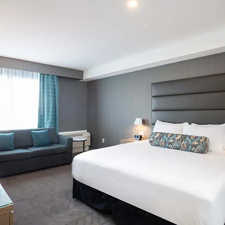 Sandman Signature Ottawa Airport Hotel-2