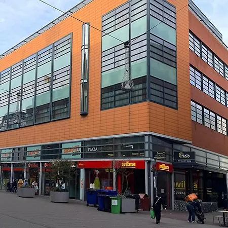 Plaza Premium Den Haag City Center-3