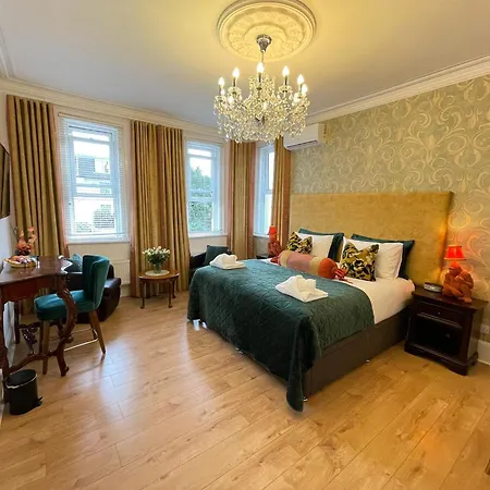 Ashbys Accommodation & Spa Hire-2