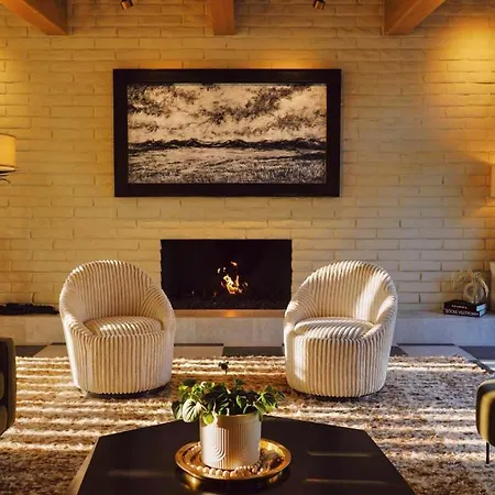 Azure Sky Hotel - Adults Only - A Town & Desert Boutique Hotel-3