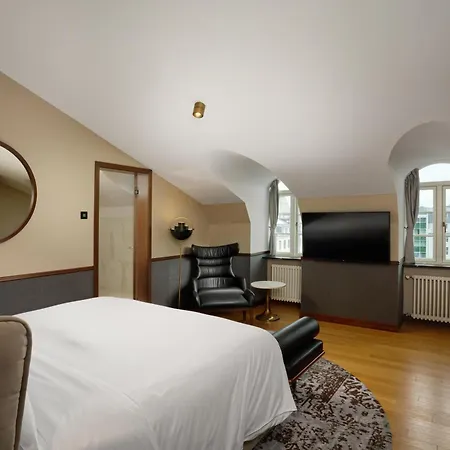 Iceland Parliament Hotel, Curio Collection By Hilton-3
