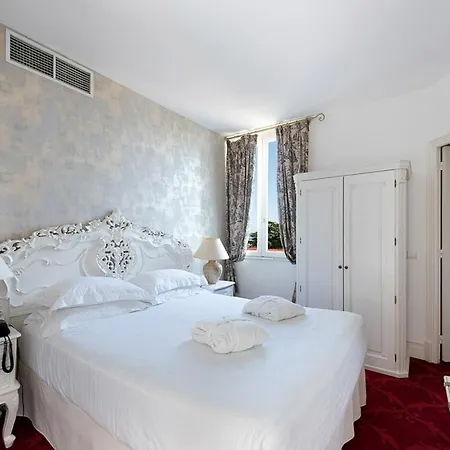 Hotel Chateau De La Tour Cannes-3