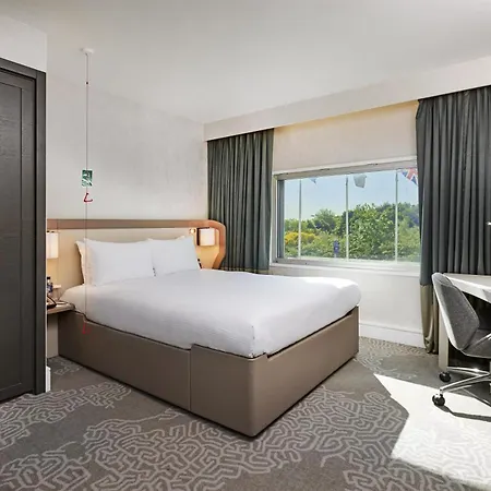 Hilton London Heathrow Airport-2