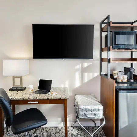 Quality Inn & Suites (Adults Only)-3
