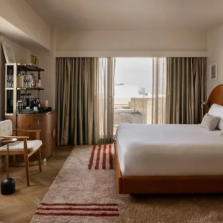 Sixty Beverly Hills-2
