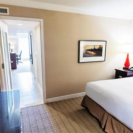 Hilton Niagara Falls/ Fallsview Hotel And Suites-3