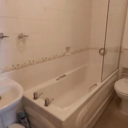 Cranborne Guest Accommodation Exclusively For Adults-3