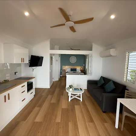 Ellis Beach Oceanfront Holiday Park-2