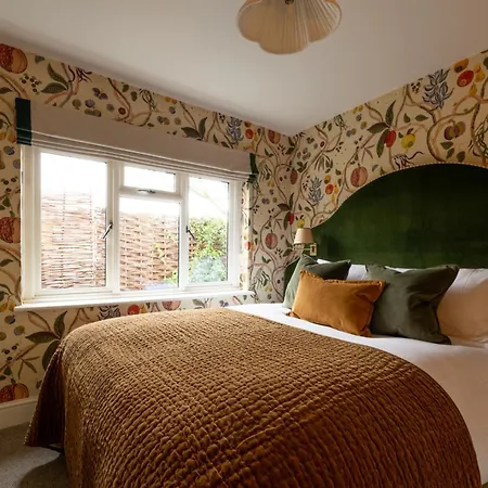 Bel And The Dragon-Cookham-3
