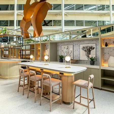 Hilton London Heathrow Airport-2