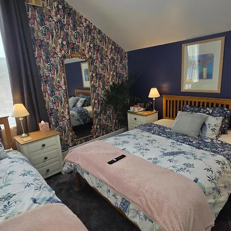 St Michael'S Boutique Guest House, North Bay, Scarborough With Free Parking And Fast Wi-Fi-3