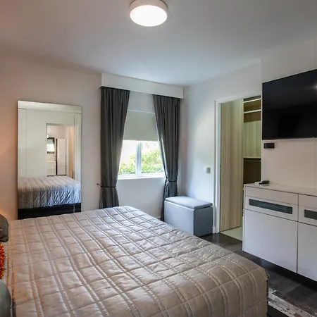 Blue Bay Apartments-3