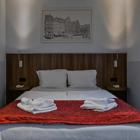 Ramada By Wyndham Frankfurt Central Station-3