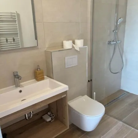 Farmhouse Cubani-2