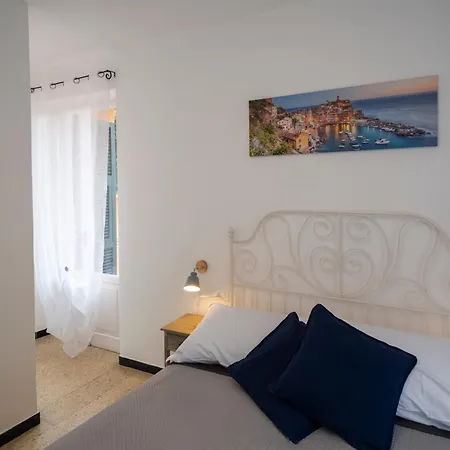 Pippo a Vernazza Rooms-3