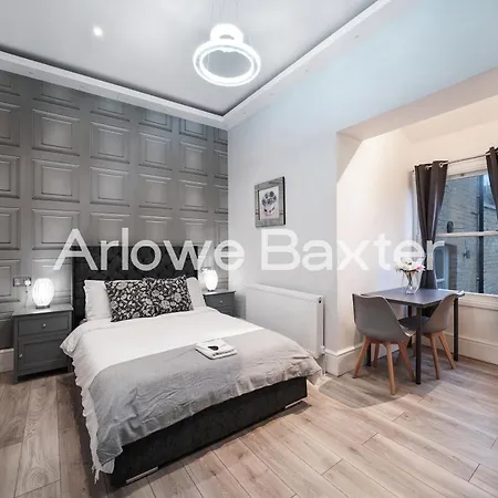 Hackney Suites - En-Suite Rooms & Amenities-3