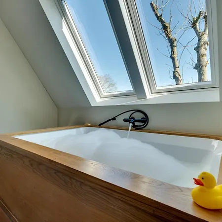 Van Heeckeren City Centre Jacuzzi Lofts-2