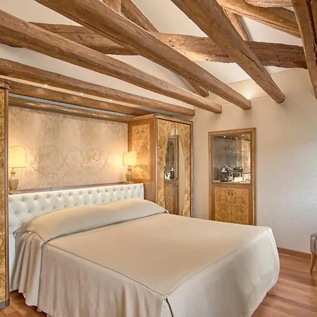 Hotel Santa Chiara-3