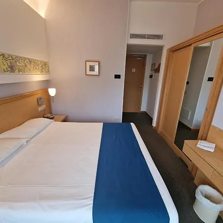 City Hotel-2