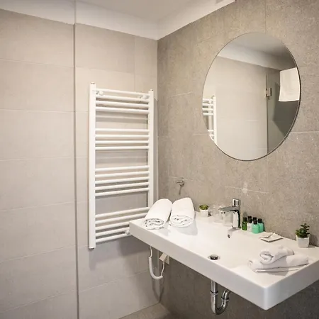 Airport Hotel Budapest-3