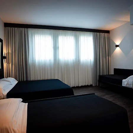 Twentyone Hotel-3