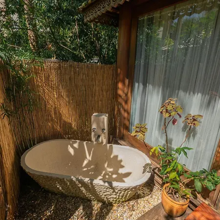 Silk Pavilions Glamping-3