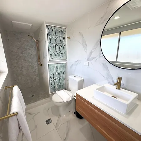 Surfers Beachside Holiday Apartments-2