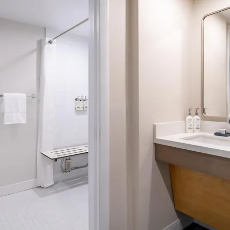 Holiday Inn Bar Harbor Regency Hotel By Ihg-3
