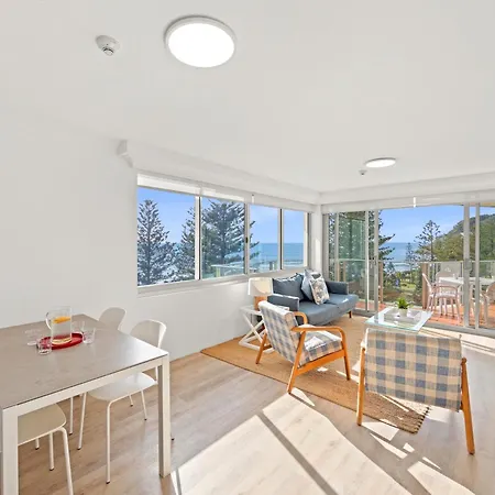 Pacific Regis Beachfront Holiday Apartments-2