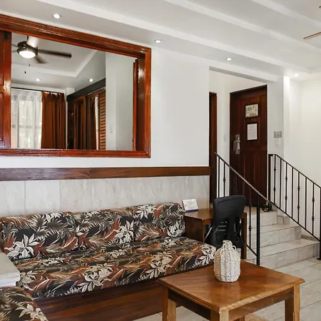 Maravida Social Hotel By Crazy Monkey-3