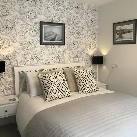 The Glastonbury Town House-2