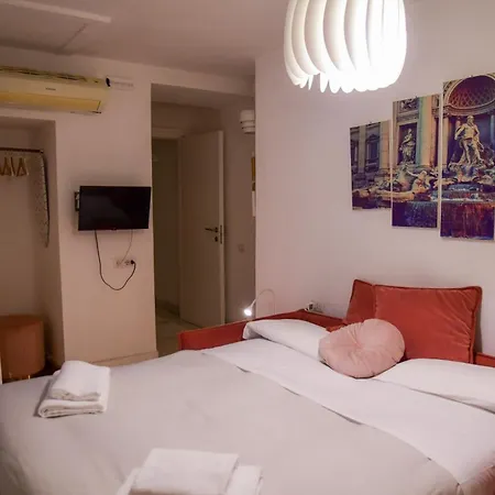 Domus Massimiliani Guesthouse-2
