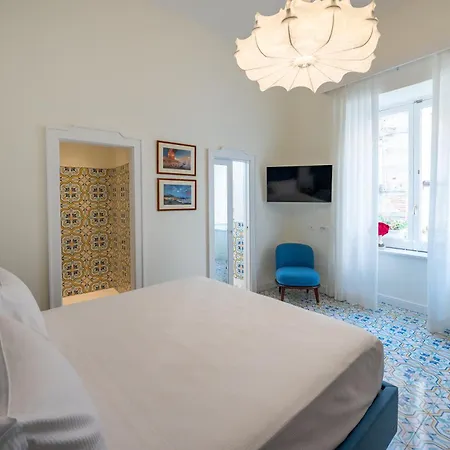 Palazzo Gargiulo Luxury Rooms & Suites-2