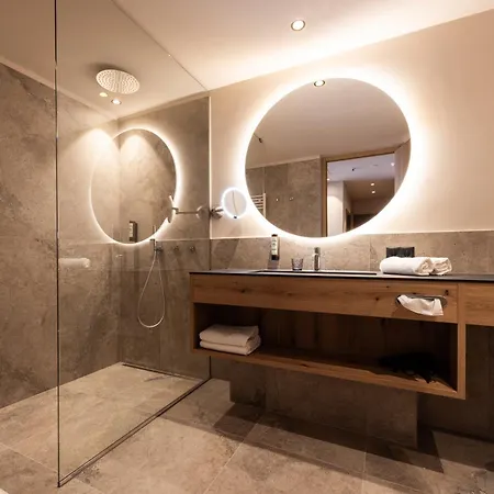 Egger Apartments & Suites-3