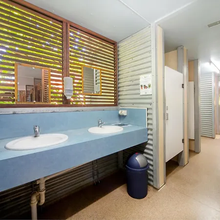 Airlie Beach Magnums - Adults Only-2