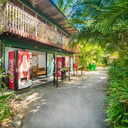 Airlie Beach Magnums - Adults Only-3