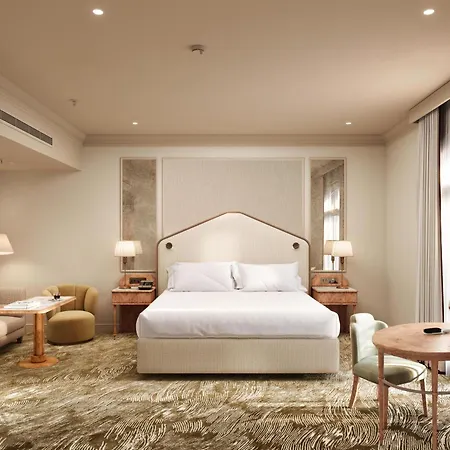 The Waldorf Hilton-2