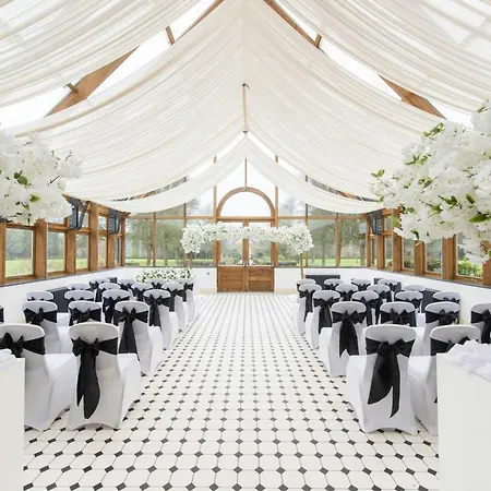 Hanbury Manor Marriott Hotel & Country Club-3